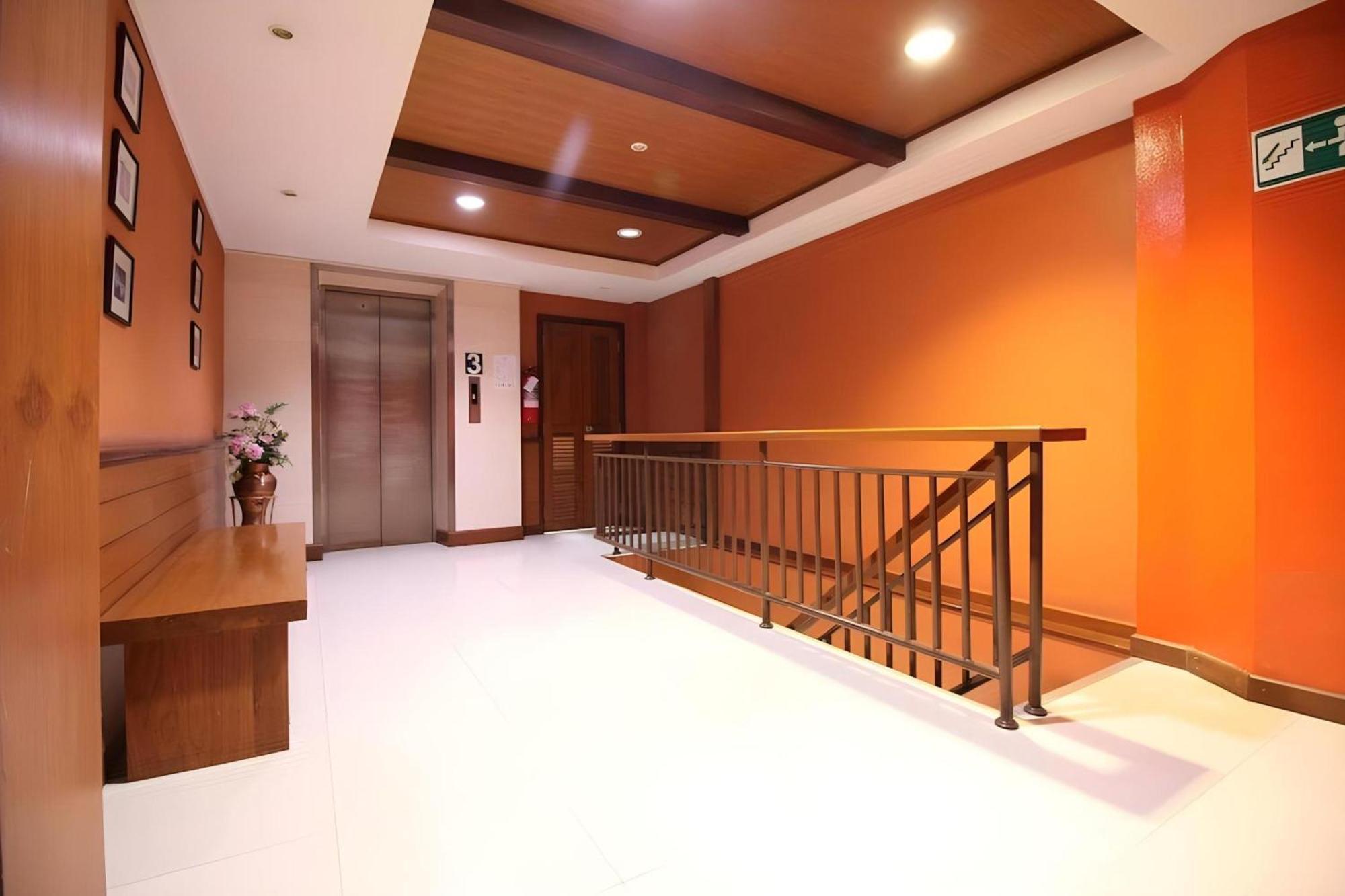Pannee Lodge Khaosan - Sha Plus Bangkok Exterior photo