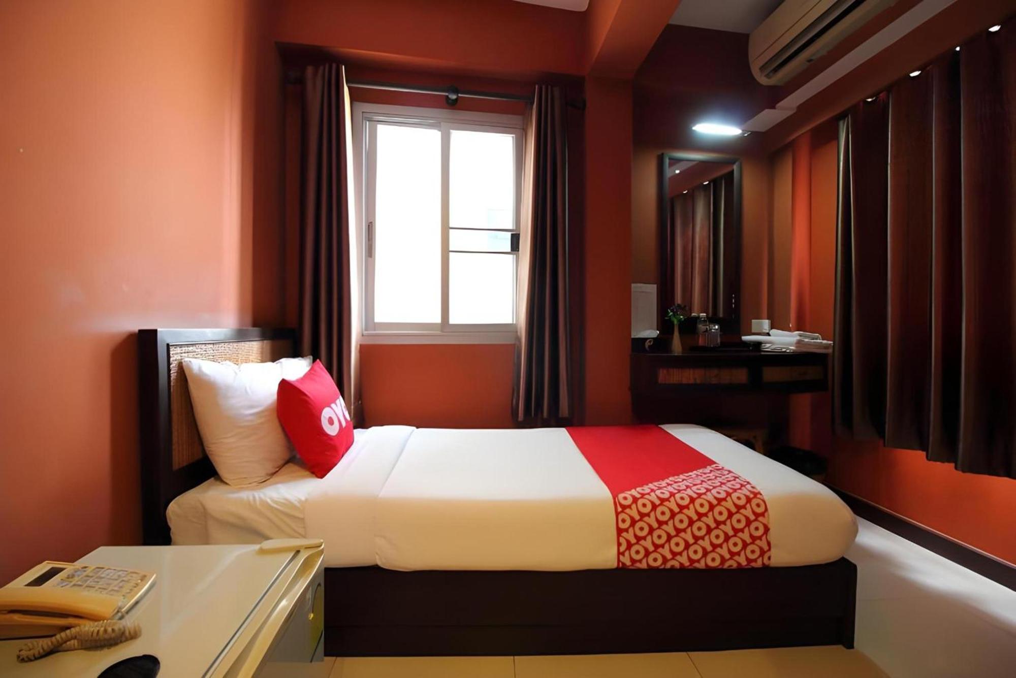 Pannee Lodge Khaosan - Sha Plus Bangkok Exterior photo